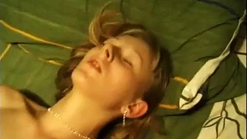 Heiße Teenies reiten als Cowgirl beim Amateurfick