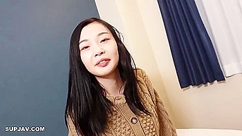 Creampie asiatique fait maison coulant à l'intérieur