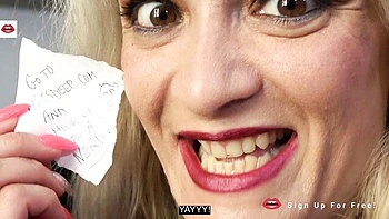 POV de um cara bonito com MILFs italianas gostosas