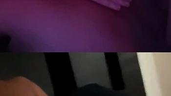 Chica teen se masturba con dildo en webcam