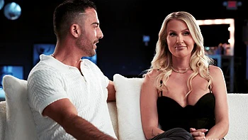 Andi Avalon com buceta raspada fodida por pau preto gigante