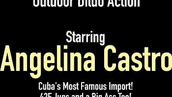 Angelina Castro fodida com peitos de silicone enormes