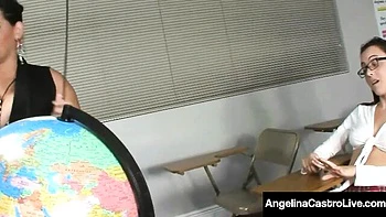 Огромные сиськи Анджелины Кастро