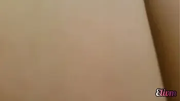 Manoseando a mi PEQUEÑA Hermanastra en shorts pequeños