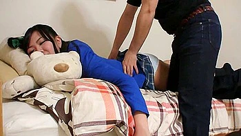 I Made My Cosplay Girlfriend Fuck a Stranger