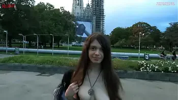 Extreme flashing in Vienna - DOLLSCULT
