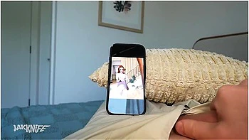 Petite Step-sis Cant Stop Taking Nude Photos - Scarlet Skies