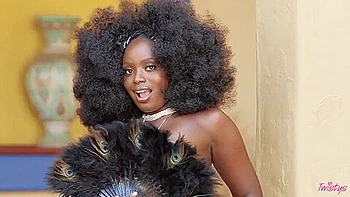 Aesthetic Ebony Model Elsie Is Playing With Her Sex Toy