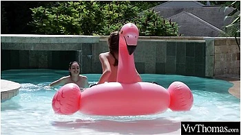 Emelie Crystal, Leanne Lace And Viv Thomas - Gorgeous Lesbian Has Fun In The Pool Making Her Lover Cum